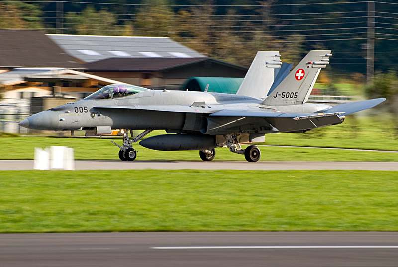 083_Meiringen_FA-18C Hornet.jpg
